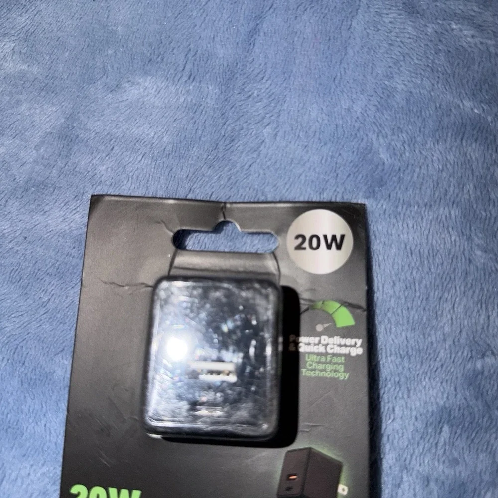 20W PD USB-C Wall Charger Black Fast Charge Foldable Prongs LED‎ Indicator